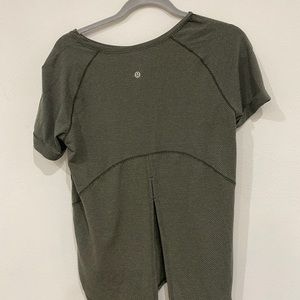 Lululemon T-Shirt